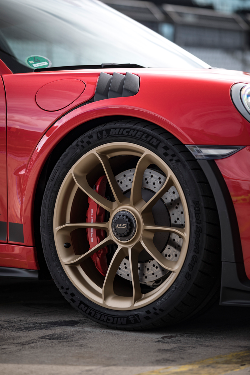 Illustration for article titled Put These Very Good 2019 Porsche 911 GT3 RS Photos In Your Life